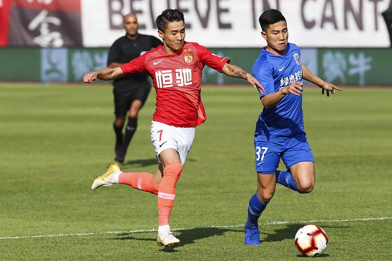 开云体育平台里程碑夜！阿斯顿维拉更衣室发声，欧超杯加时末段刷纪录，震撼外界，数据趋势出现新变化的简单介绍