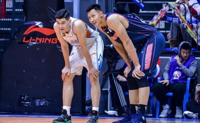 开云体育平台关于清晨新疆广汇调整名单以备NBA常规赛；调整名单环节打磨；媒体盛赞；更衣室氛围转暖的信息